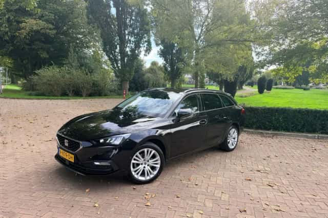 SEAT Leon Sportstourer (2022) thumbnail 1