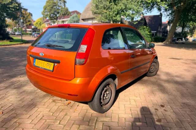 Ford Fiesta (2003) thumbnail 2