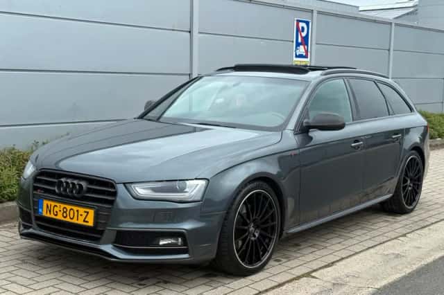 Audi A4 (2015) thumbnail 1