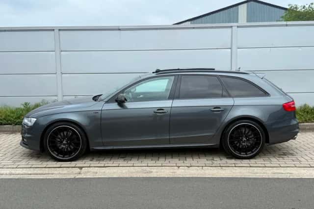 Audi A4 (2015) thumbnail 2