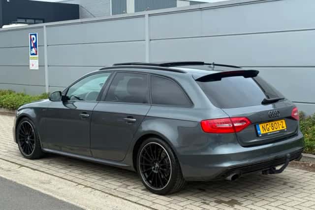 Audi A4 (2015) thumbnail 3