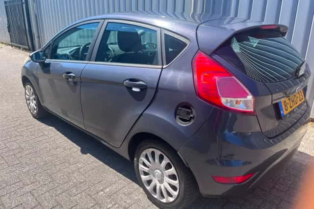 Ford Fiesta (2015) thumbnail 3