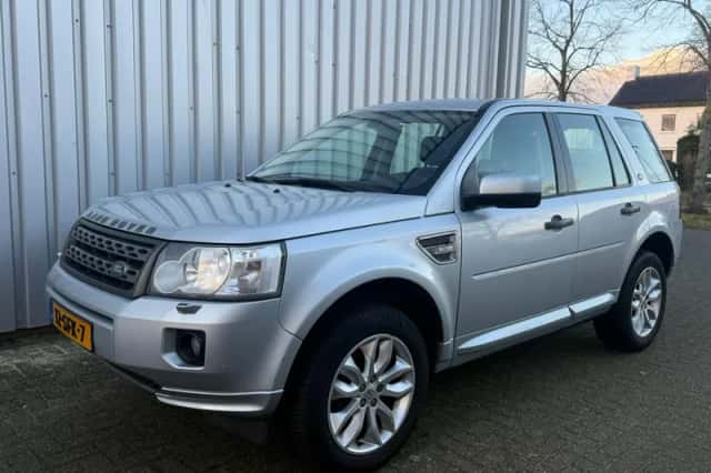 Land Rover Freelander (2011) thumbnail 1