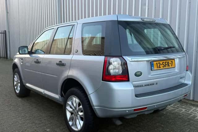 Land Rover Freelander (2011) thumbnail 3