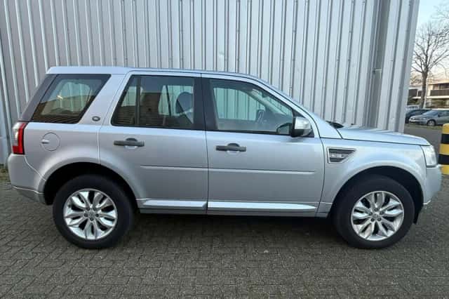 Land Rover Freelander (2011) thumbnail 6