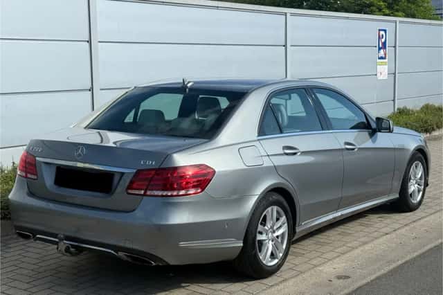 Mercedes-Benz E-Klasse (2015) thumbnail 5