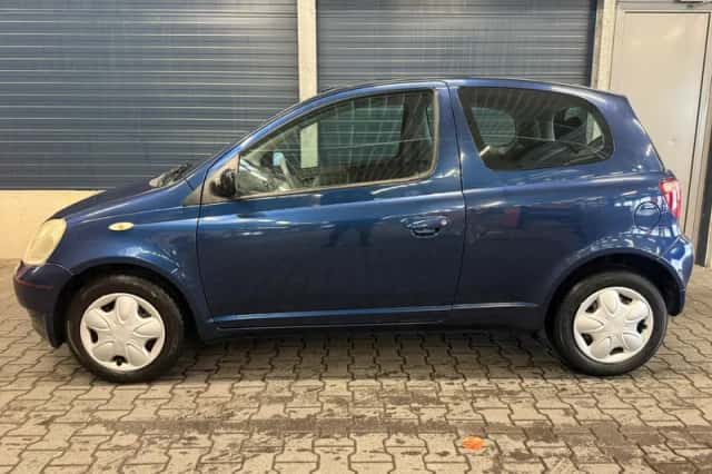 Toyota Yaris (2003) thumbnail 2