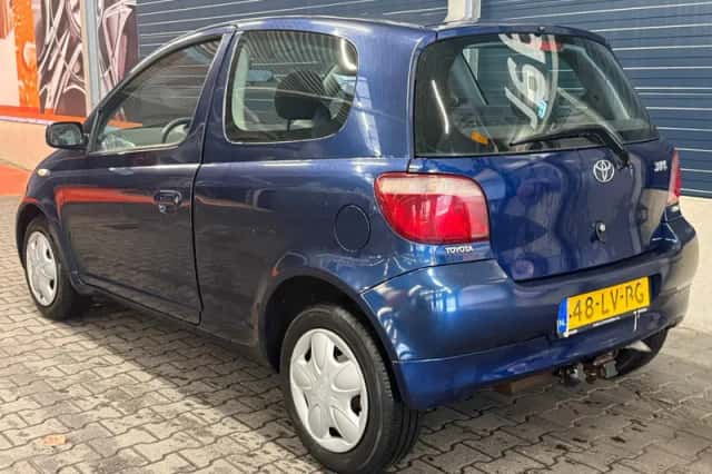 Toyota Yaris (2003) thumbnail 3