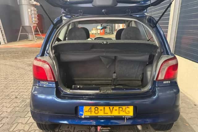 Toyota Yaris (2003) thumbnail 4