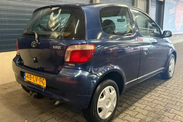 Toyota Yaris (2003) thumbnail 5