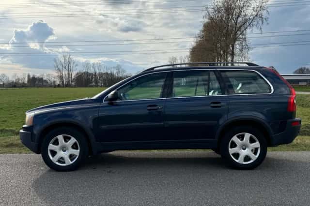 Volvo XC90 (2004) thumbnail 2