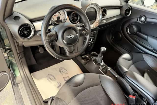 MINI Clubman (2013) thumbnail 3