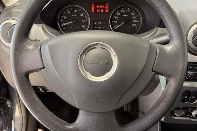 Dacia Sandero (2010) thumbnail 4