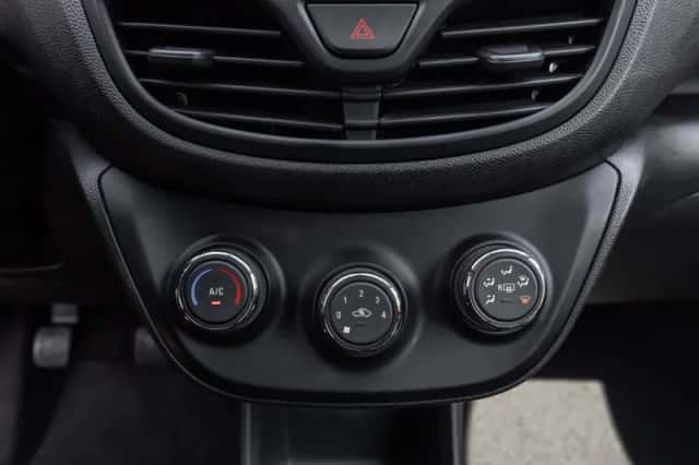 Opel Karl (2018) thumbnail 17