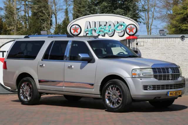 Lincoln Navigator (2007) thumbnail 2