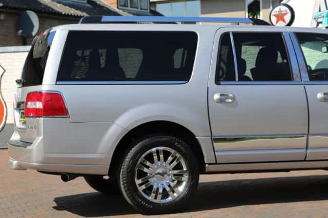 Lincoln Navigator (2007) thumbnail 12