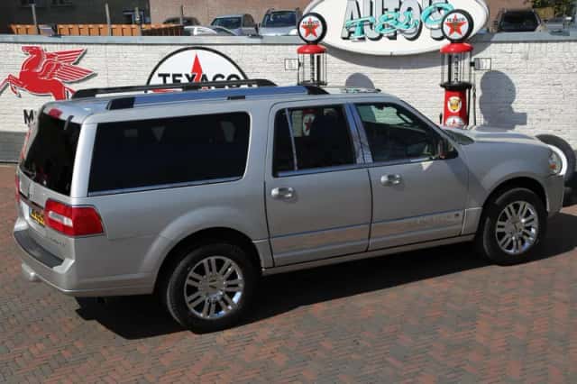 Lincoln Navigator (2007) thumbnail 16