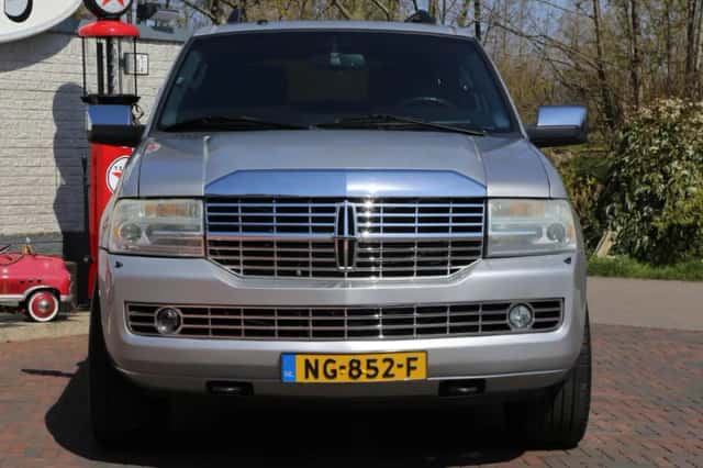 Lincoln Navigator (2007) thumbnail 18
