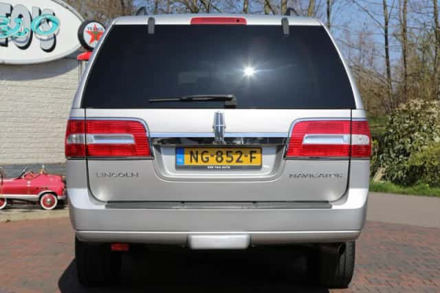 Lincoln Navigator (2007) thumbnail 19
