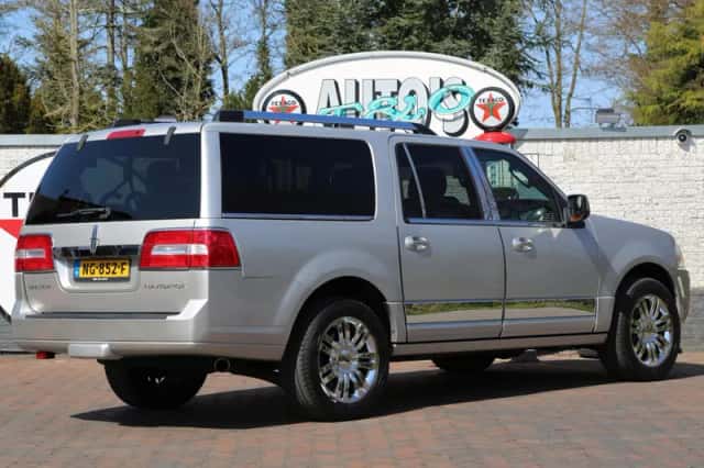 Lincoln Navigator (2007) thumbnail 3