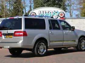 Lincoln Navigator (2007) thumbnail 3