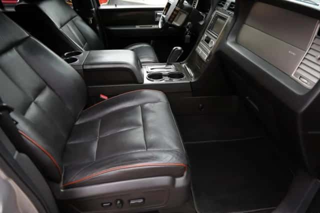 Lincoln Navigator (2007) thumbnail 25