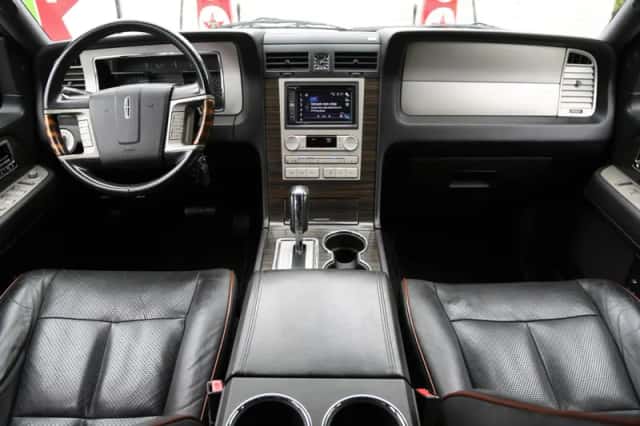 Lincoln Navigator (2007) thumbnail 33