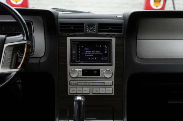 Lincoln Navigator (2007) thumbnail 36