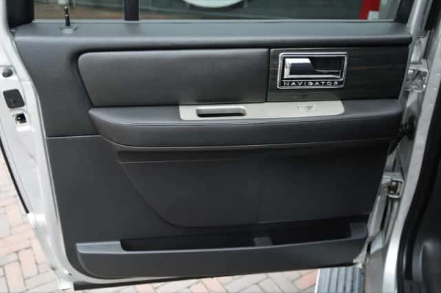 Lincoln Navigator (2007) thumbnail 40