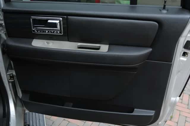 Lincoln Navigator (2007) thumbnail 41