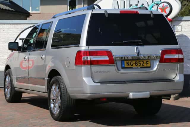 Lincoln Navigator (2007) thumbnail 6