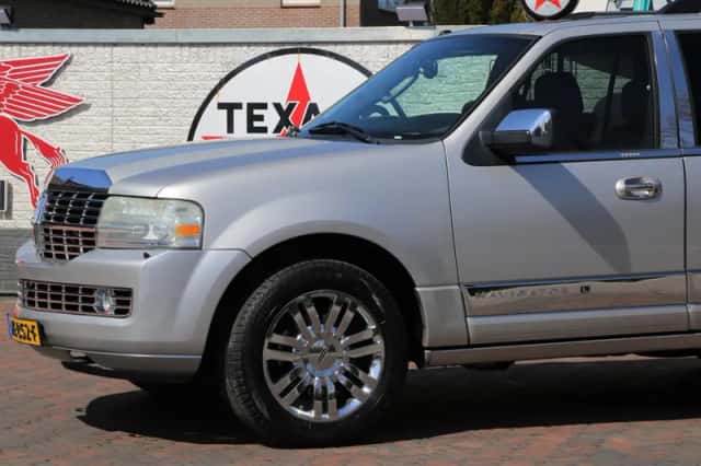 Lincoln Navigator (2007) thumbnail 7