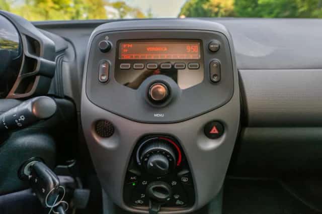 Peugeot 108 (2021) thumbnail 16