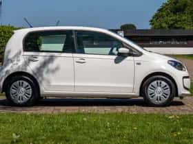 Volkswagen Up! (2014) thumbnail 6
