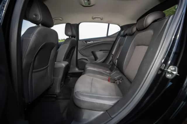 Opel Astra (2018) thumbnail 15