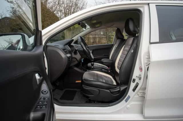 Kia Picanto (2016) thumbnail 12