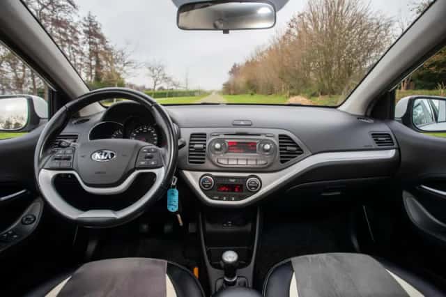 Kia Picanto (2016) thumbnail 17