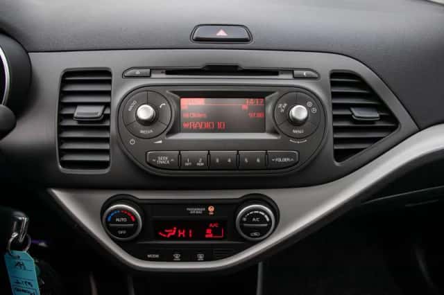 Kia Picanto (2016) thumbnail 18