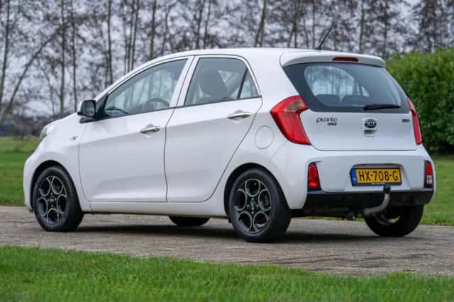 Kia Picanto (2016) thumbnail 5