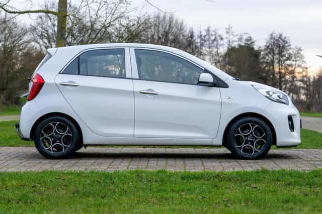 Kia Picanto (2016) thumbnail 9