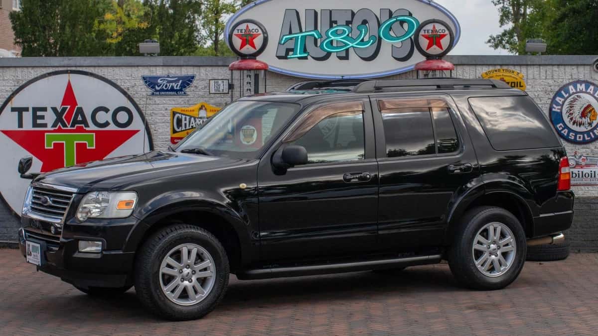 Ford Explorer (2010) — foto 1