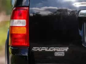 Ford Explorer (2010) thumbnail 11