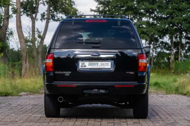 Ford Explorer (2010) thumbnail 14