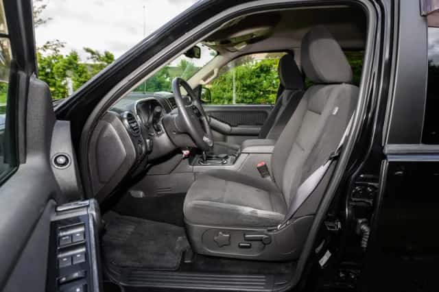 Ford Explorer (2010) thumbnail 16