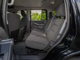 Ford Explorer (2010) thumbnail 18