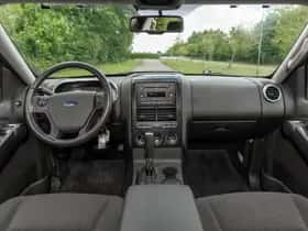 Ford Explorer (2010) thumbnail 21
