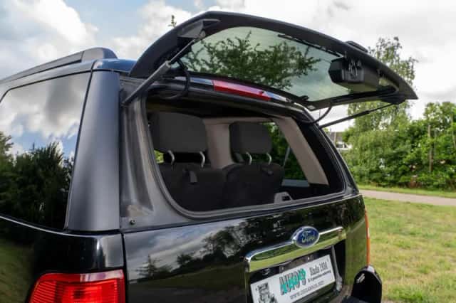 Ford Explorer (2010) thumbnail 30