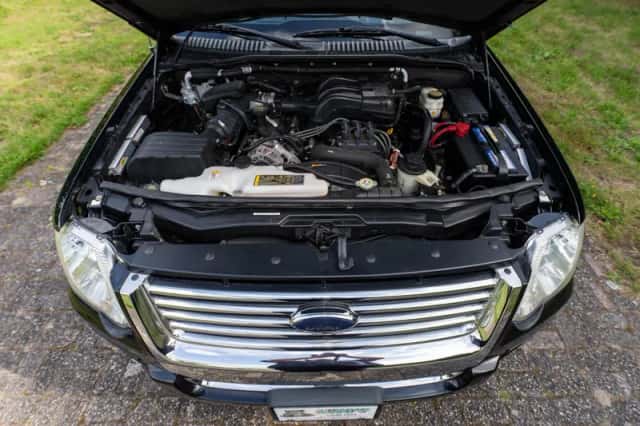 Ford Explorer (2010) thumbnail 31
