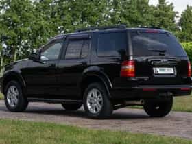 Ford Explorer (2010) thumbnail 5