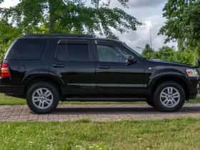 Ford Explorer (2010) thumbnail 6